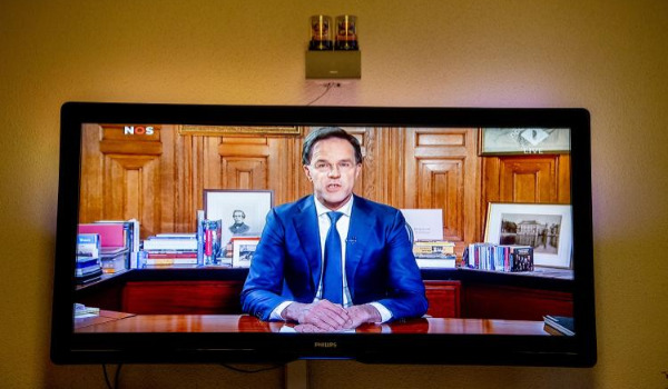 rutte-spreekt-nederland-toe-op-tv