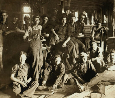 oud-foto-van-kinderen-in-de-fabriek-slavernij