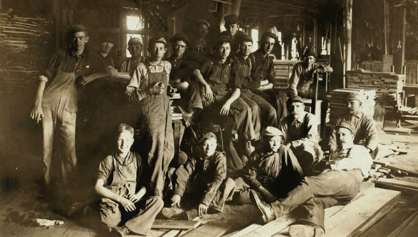 oud-foto-van-kinderen-in-de-fabriek-slavernij