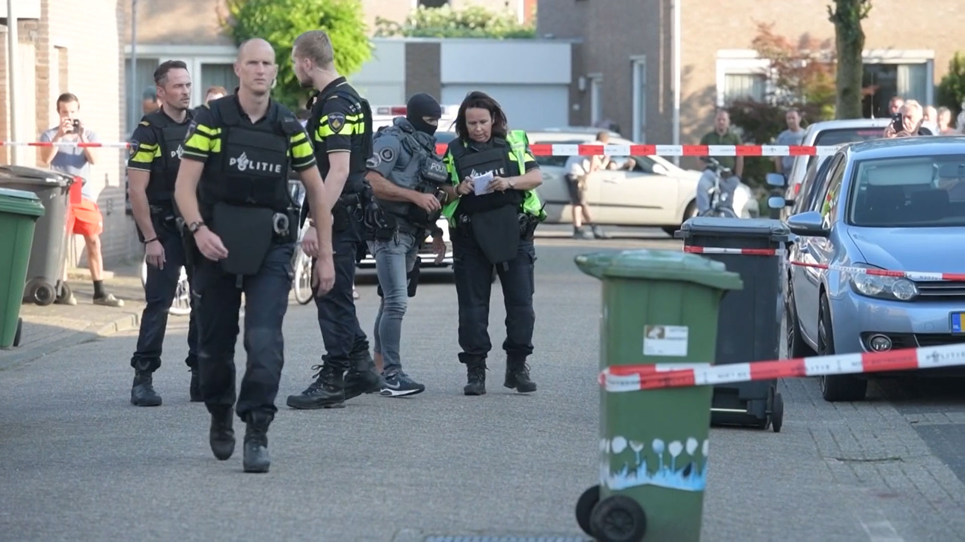 Helaas merkt onze gemeenteraad dit ook. Bij verzoeken om handhaving is steeds het antwoord geen prioriteit of geen capaciteit.