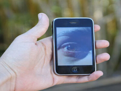 iphone-hand-oog