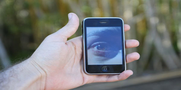 iphone-hand-oog