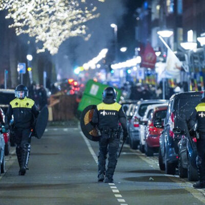 Rellen-op-Rotterdam-Zuid-waarbij-de-politie-en-ME-moesten-optreden-Bron-Media-TV (1)