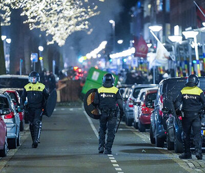 Rellen-op-Rotterdam-Zuid-waarbij-de-politie-en-ME-moesten-optreden-Bron-Media-TV