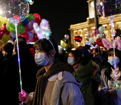 bakas-chinezen-met-ballonnen