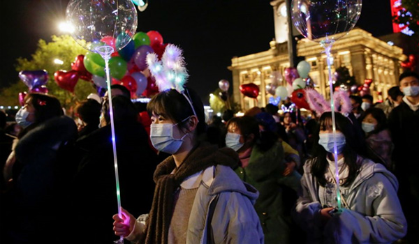 bakas-chinezen-met-ballonnen