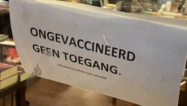 BERGKAMP271121-ongevaccineerden