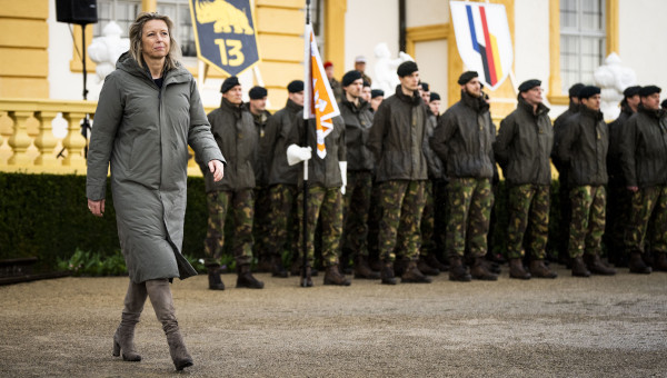 Unsere Armee wurde größtenteils von den Deutschen verschluckt.  Gehen wir bald unter deutschem Kommando an die Front?